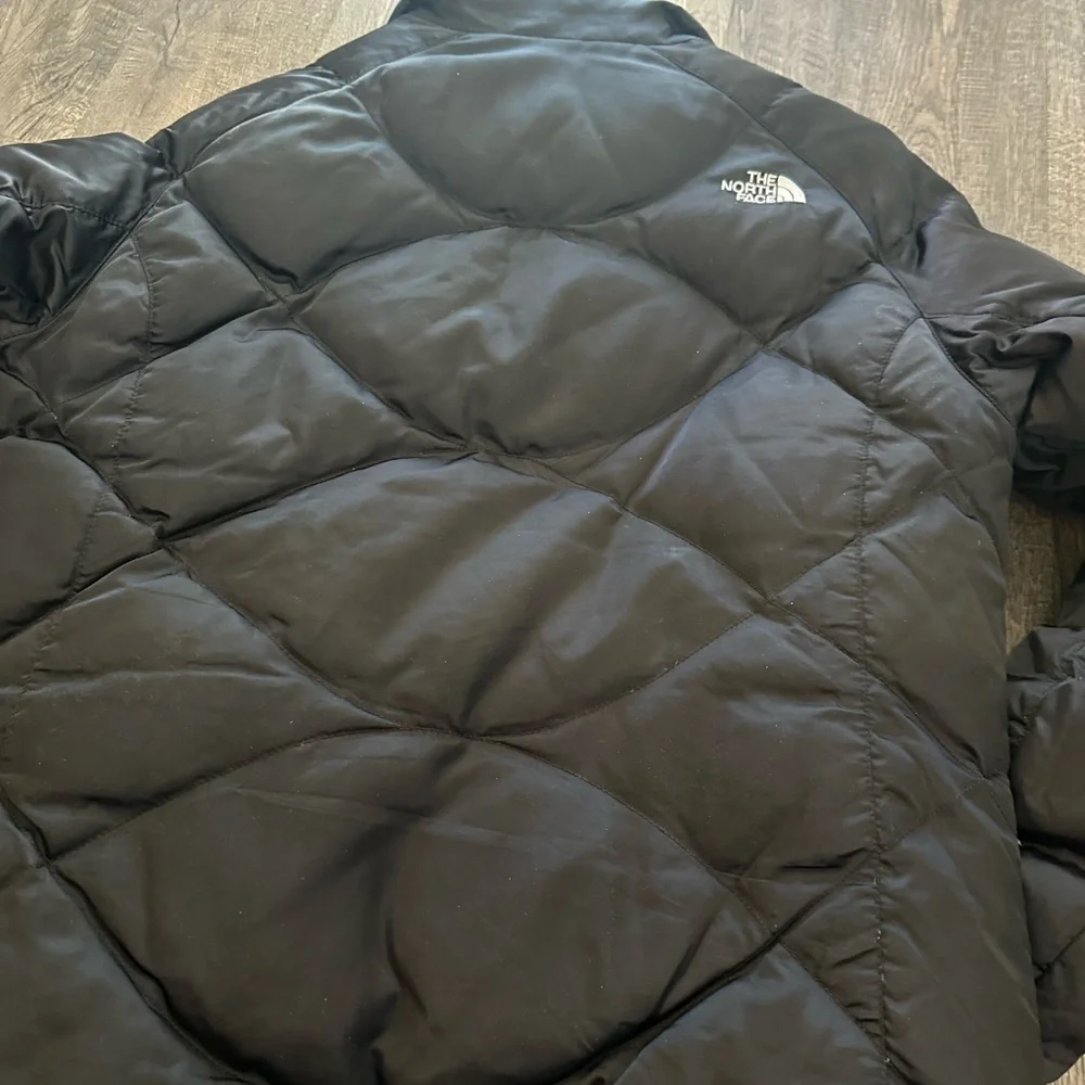 The North Face Women's Quilted Black Puffer Jacket - Picture 4 of 4